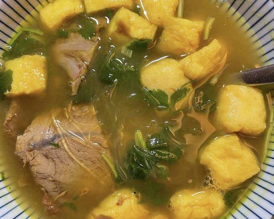Curry Beef Oil Tofu Noodle Soup (咖喱牛肉油豆腐粉丝汤)